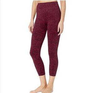 SPANX Look‎ at Me Now red rose Seamless Cropped Leggings Womens size large